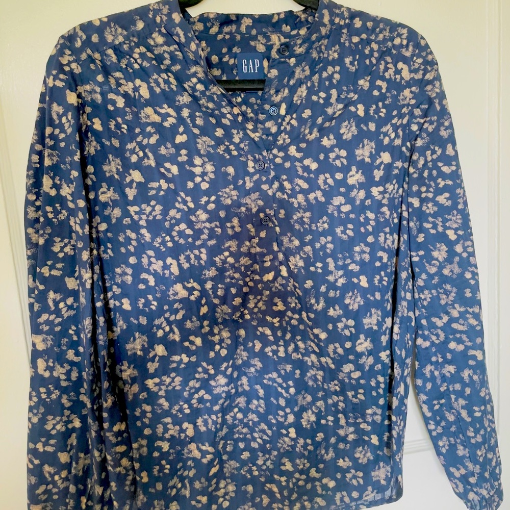 Gap Long sleeve button down